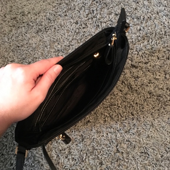 Michael Kors crossbody purse - Picture 4 of 5